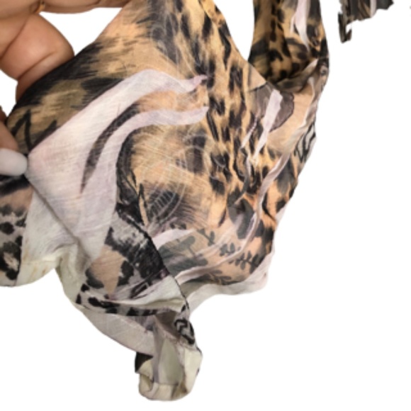 No Brand Tags Sheer Animal Print Bell Shape Sleeve Scoop Neck Tunic Size L - Picture 3 of 4